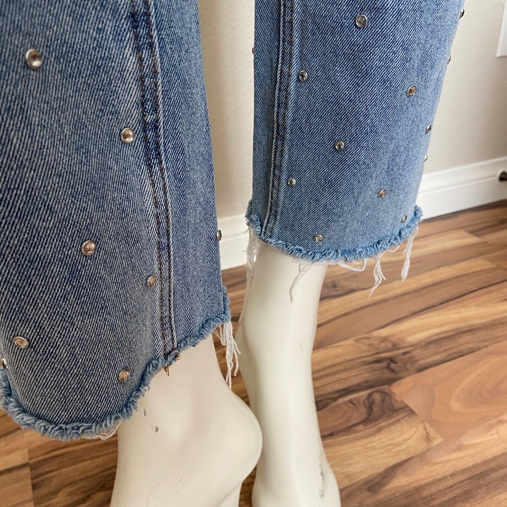 Simple Society Super High Rise Distressed Rhinestone Jeans Size 28 - Picture 6 of 11